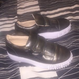 Girls sneakers size 1.5 worn once